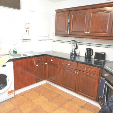 Four Bedroom Townhouse 12 Minutes Walk To Excel Exhibition Centre Londres Exterior foto