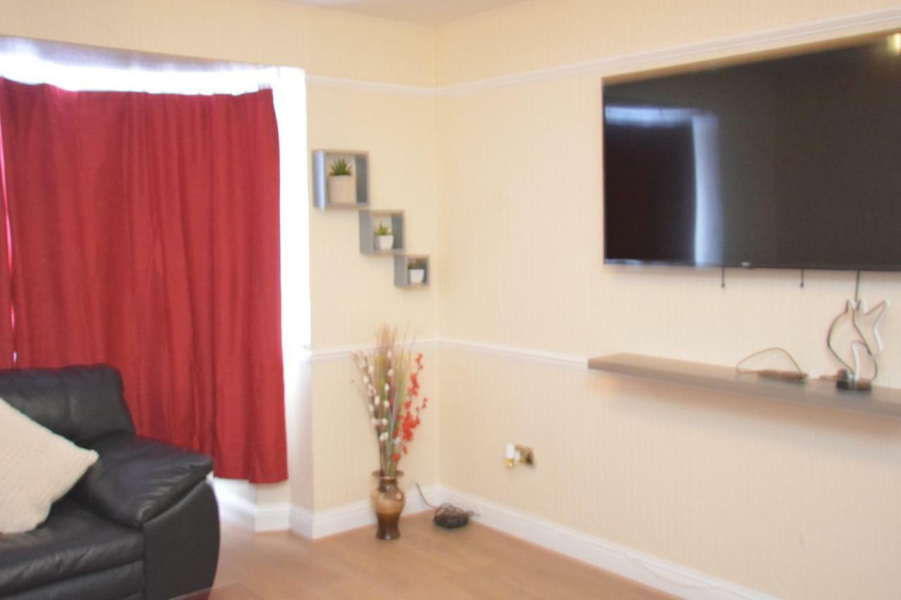 Four Bedroom Townhouse 12 Minutes Walk To Excel Exhibition Centre Londres Exterior foto