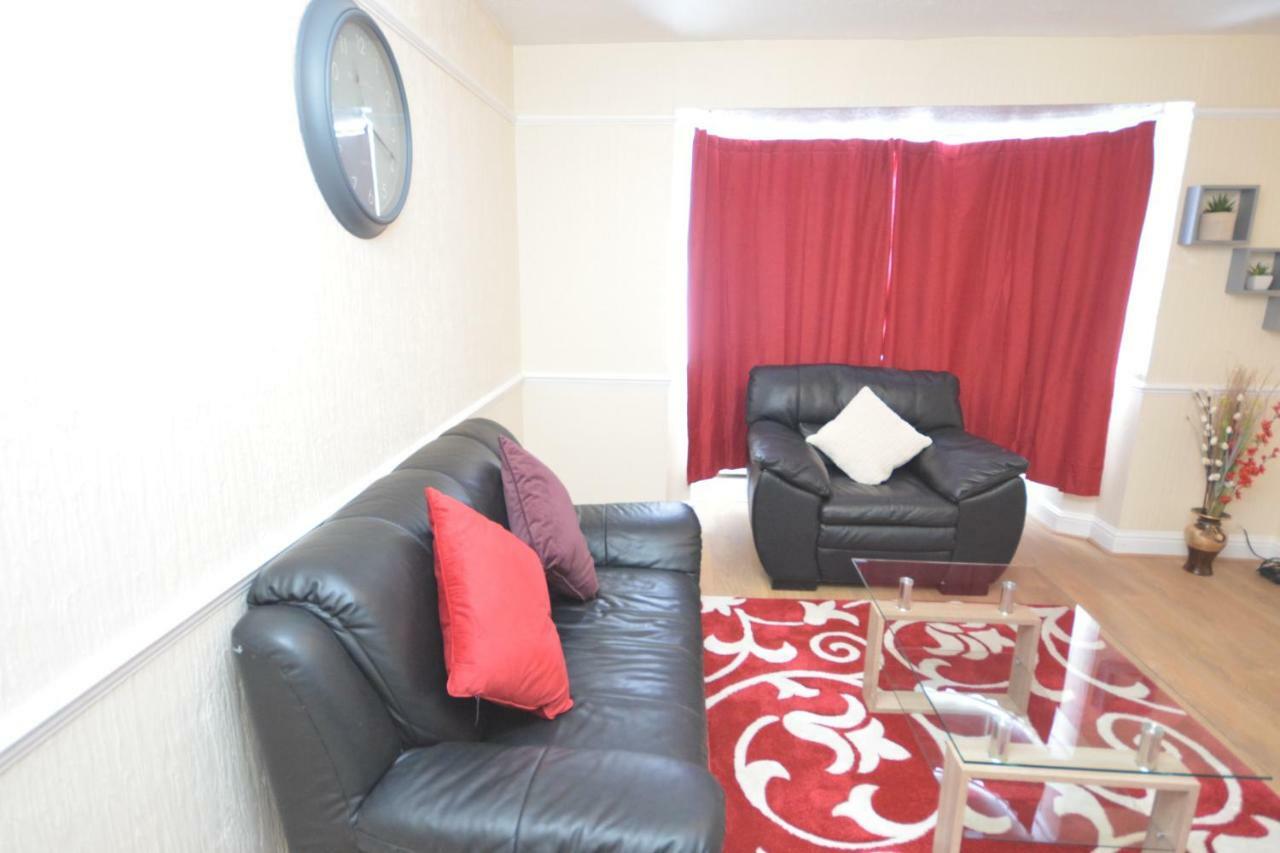 Four Bedroom Townhouse 12 Minutes Walk To Excel Exhibition Centre Londres Exterior foto
