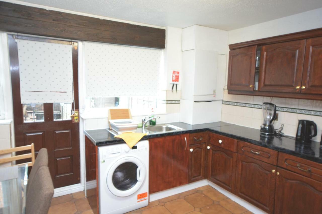 Four Bedroom Townhouse 12 Minutes Walk To Excel Exhibition Centre Londres Exterior foto